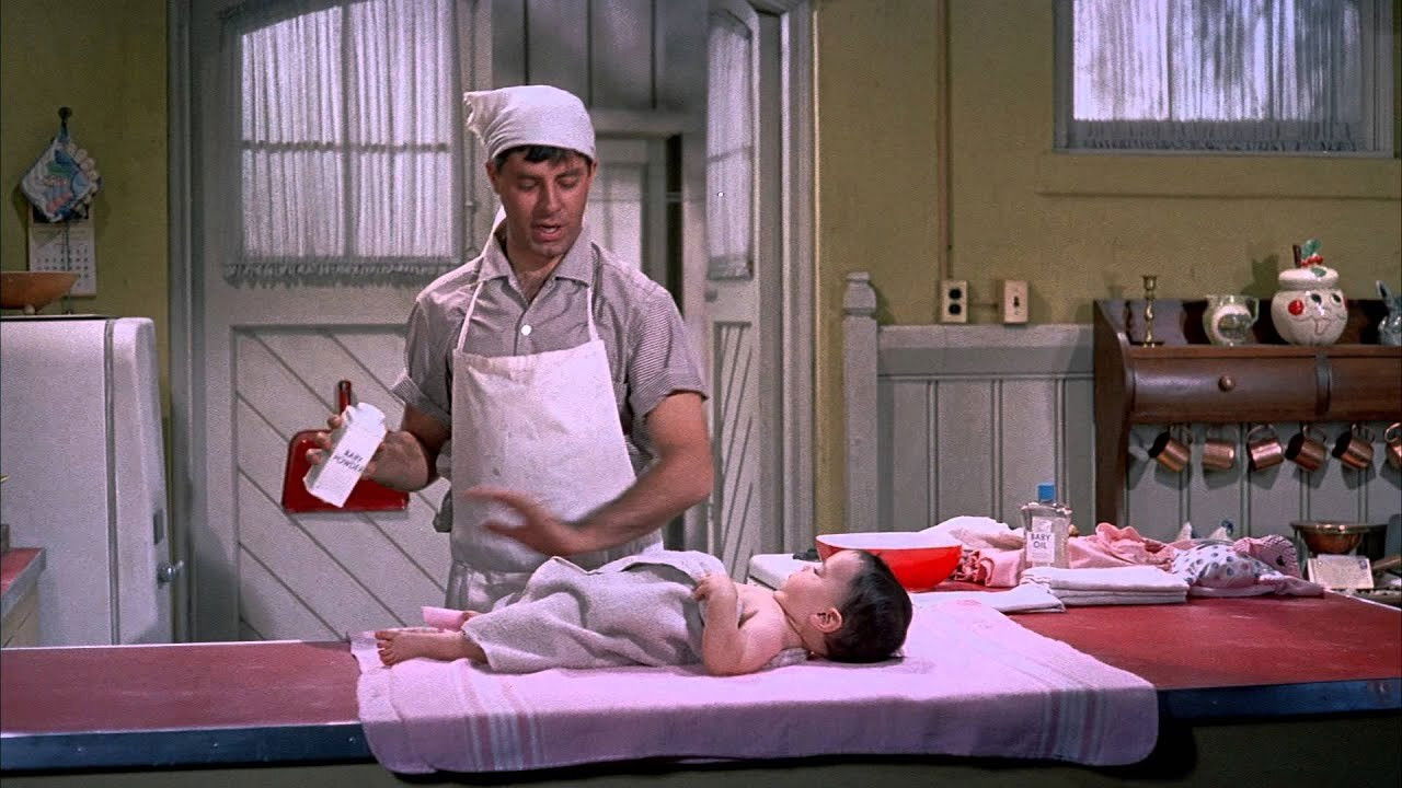 Trois bébés sur les bras
