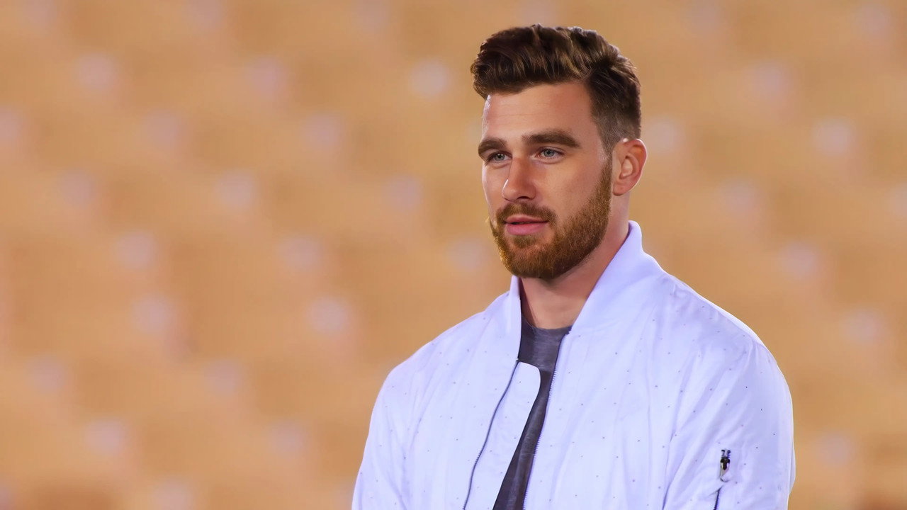 Travis Kelce, cœur à prendre
