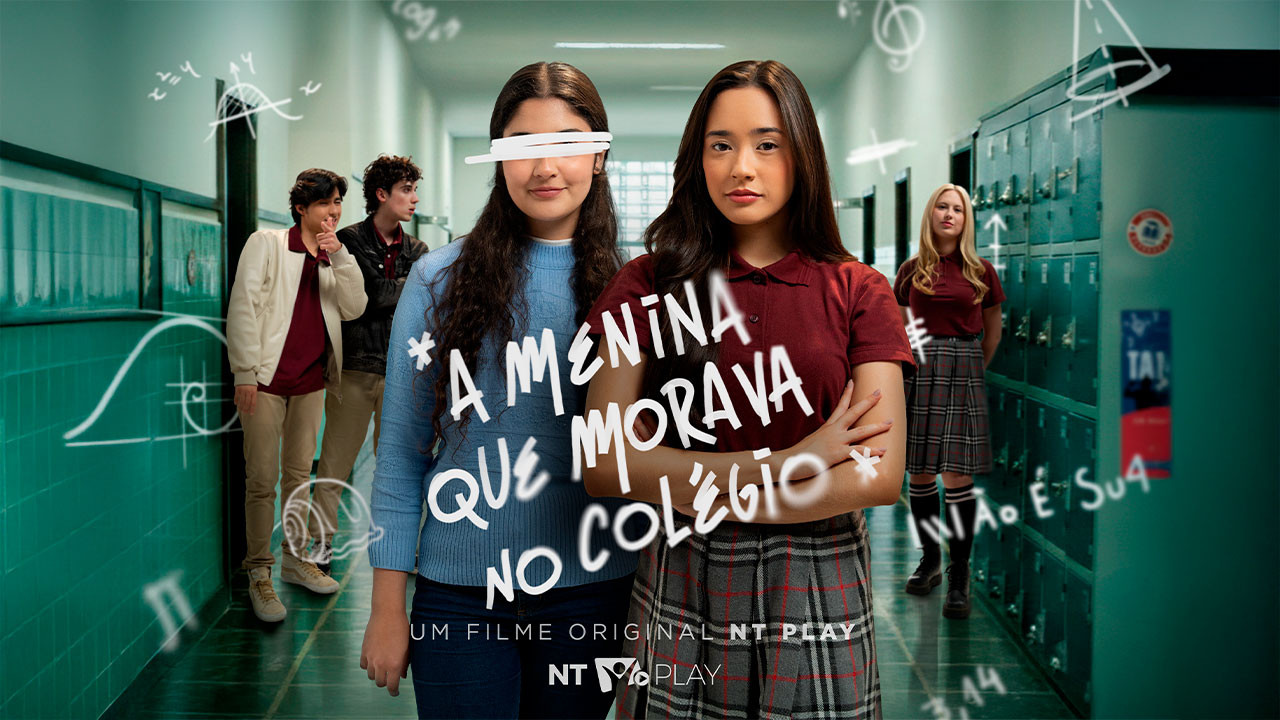 A Menina que Morava no Colégio
