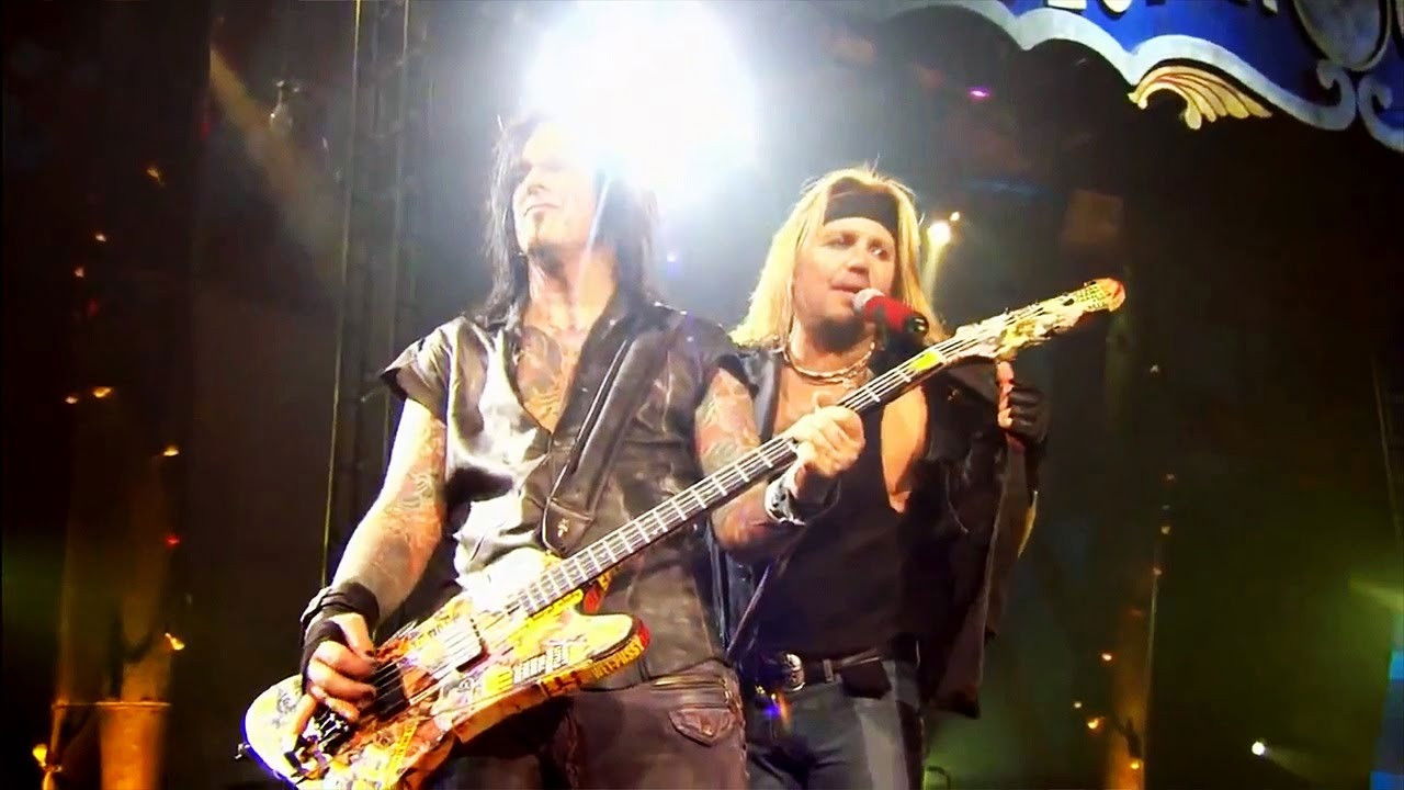 Motley Crue - Carnival of Sins