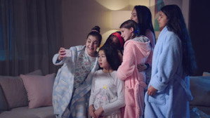 L'affaire du secret de la soirée pyjama / L'affaire du pari de la plus grande bouche