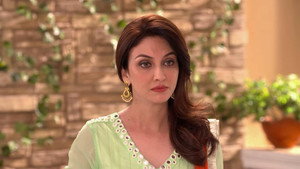 Angoori Hits Happu While Driving a Car