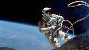 Apollo : Les Missions de tous les dangers (1964-1968)