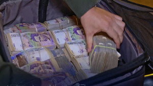 A Mexican guard finds a drug stash