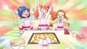 Three Girls United! Let's La Mix-It-Up!