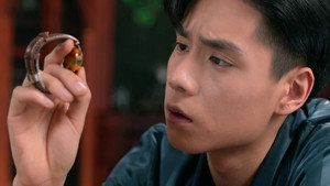 Qiao Arrests His Own Girlfriend, Drinks Away the Pain