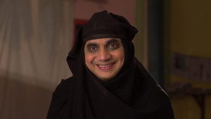 Manmohan and Vibhuti Look For a Burqa For Chhuttan